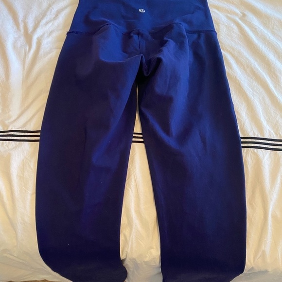 Lululemon- NAVY Luon Highwaisted Tech Mesh Criss Cross Leggings - Picture 3 of 8